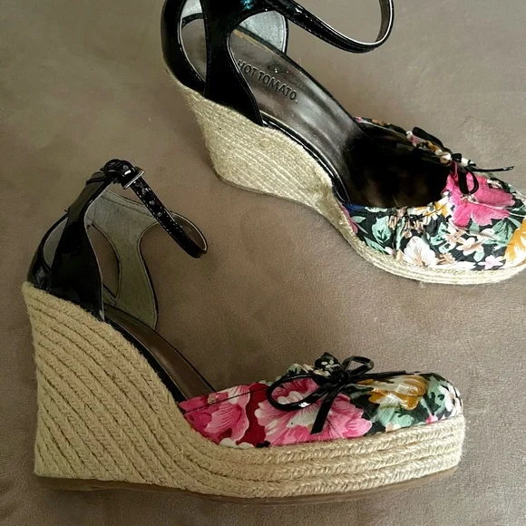 Women’s black floral espadrilles size 9M - Picture 5 of 9